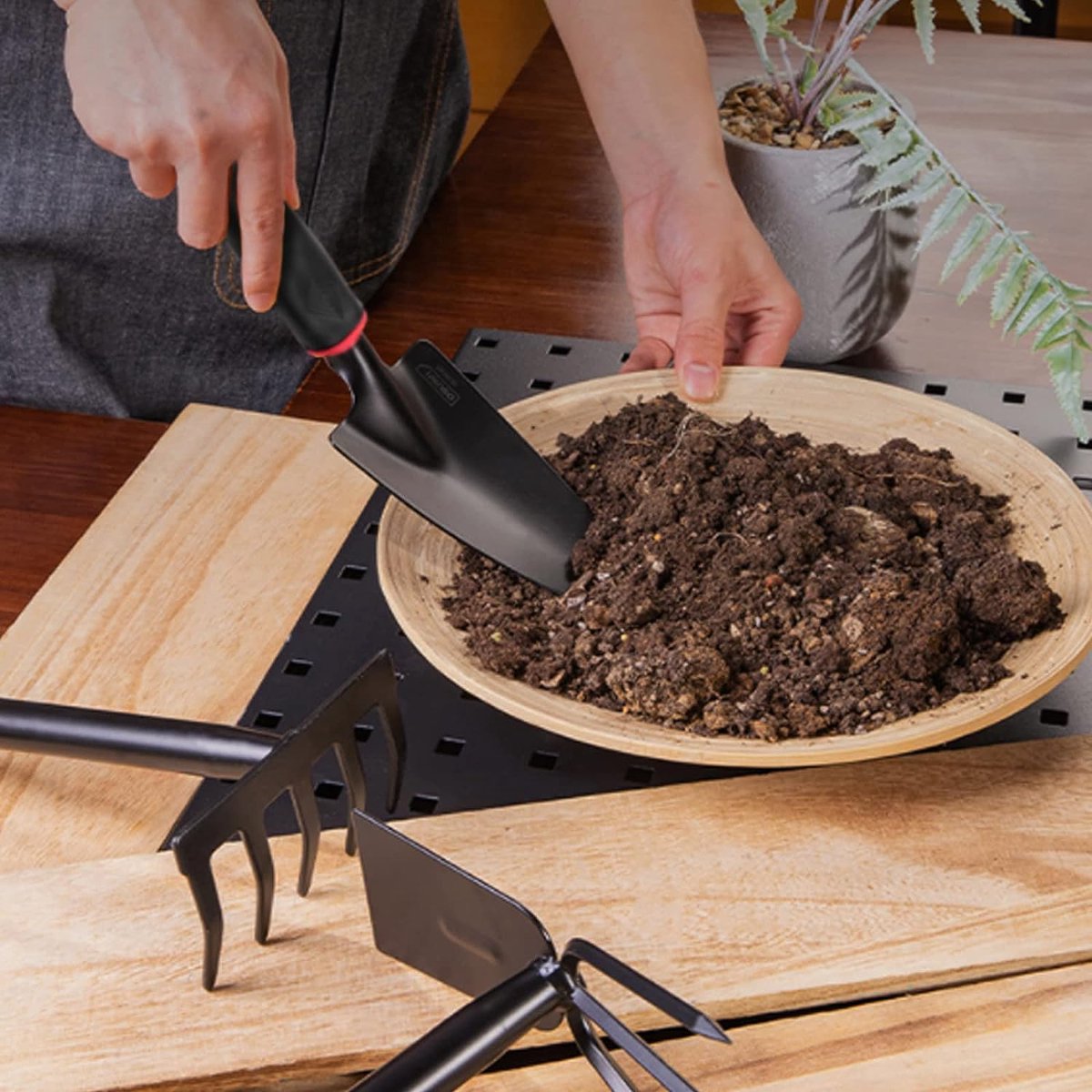 Ergonomische Gartenschaufeln und -rechen