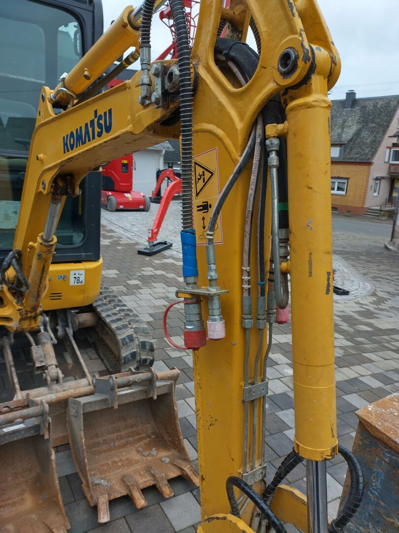 KOMATSU PC16R-3HS – Minibagger mit Tilt | Gebrauchtgerät