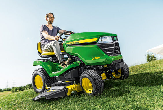 JOHN DEERE Rasentraktor X380