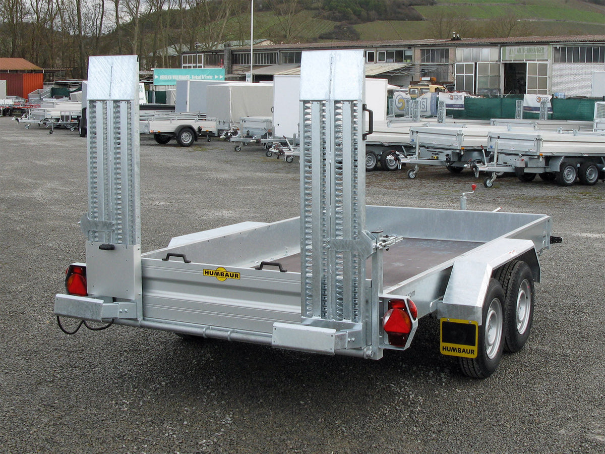 Humbaur HS303016 – 12 Zurringe, Stahlrampen stehend