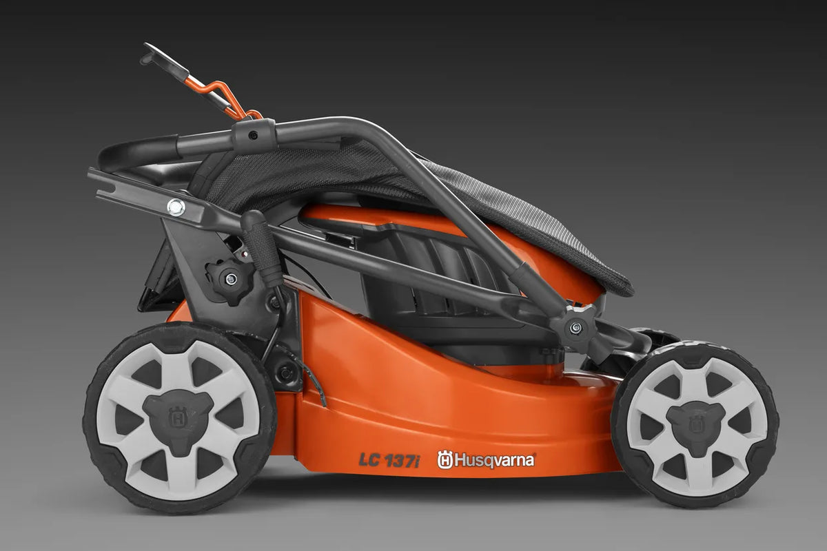 HUSQVARNA LC 137i mit Akku und Ladegerät-Neu